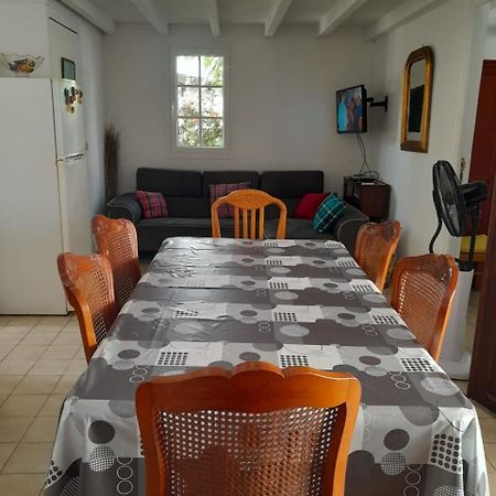 Maison Creole Chaleureuse Avec Stationnement Le Gosier  Esterno foto