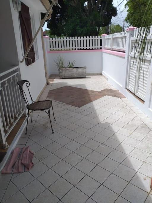 Maison Creole Chaleureuse Avec Stationnement Le Gosier  Esterno foto