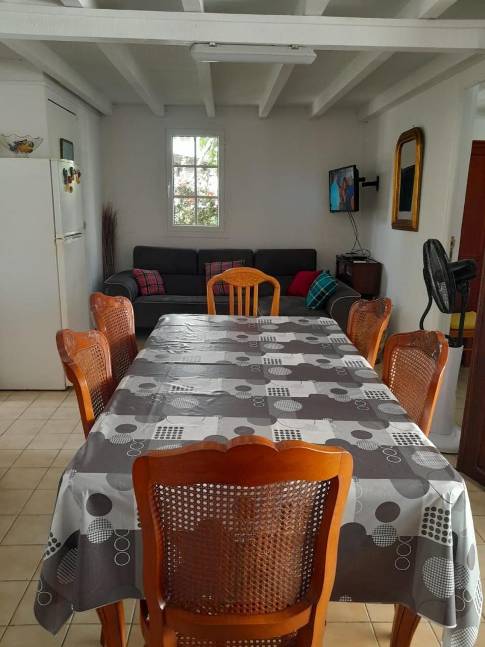 Maison Creole Chaleureuse Avec Stationnement Le Gosier  Esterno foto